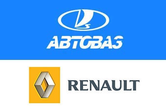 Логотипы "АвтоВАЗ" и Renault. Коллаж Ленты.Ру