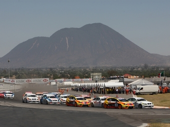 Старт гонки WTCC в Мексике в 2009 году. Фото WTCC