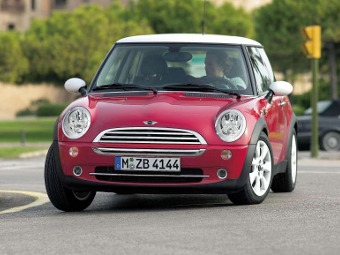 MINI Cooper. Фото MINI