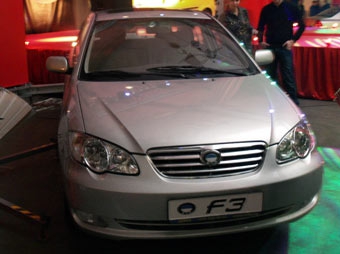 BYD F3. Фото Lenta.Ru