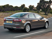 **Ford Mondeo Sport 2.2**. Заказать Ford Mondeo с самым мощным 2,2‑литровым турбодизелем (200 лошадиных сил, 430 Нм) можно только в виде хэтчбека в комплектации Sport, и минимум за 1 325 500 рублей. Такая машина разгоняется до «сотни» за 8,1 секунды, и достигает «максималки» в 200 километров в час. Продается только с "роботом, передним приводом и «спортивной» подвеской. 