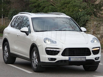 Шпионский снимок нового Porsche Cayenne. Фото с сайта autoweek.nl