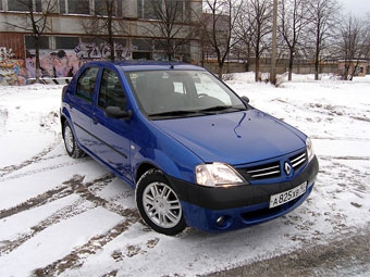 Renault Logan, фото Дмитрия Ларченко, Lenta.Ru