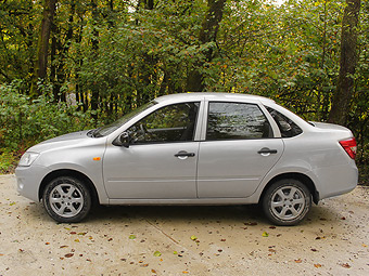 Lada Granta. Фото Мотор.Ру