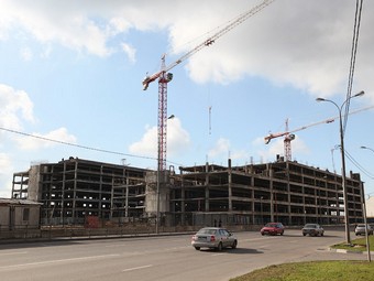 Строительство "народного гаража" в Москве. Фото Антона Уханова, Лента.ру