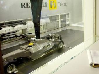 Испытания модели болида Renault в аэродинамической трубе. Фото planeterenault.com