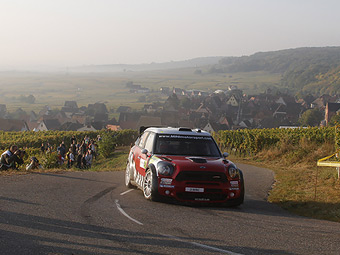     MINI    WRC.  BMW