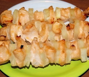 Фотография рецепта Куриные шашлыки с ананасами в духовке