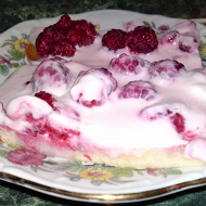 Летний пирог с малиной