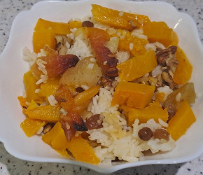 Фотография рецепта Тыква с рисом, изюмом, курагой и яблоком запеченная в духовке