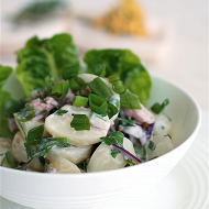 Салат картофельный с луком