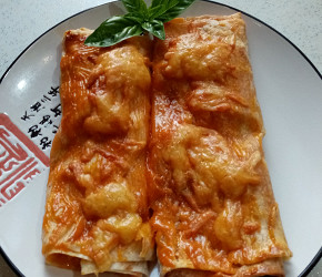 Фотография рецепта Рулет из лаваша с мясным фаршем и сыром