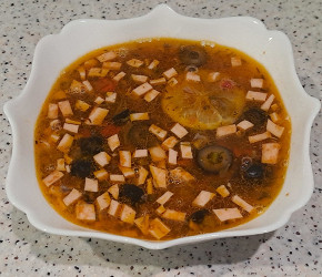 Фотография рецепта Солянка с говядиной и колбасой