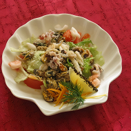 Салат из морепродуктов с лаймовым соусом