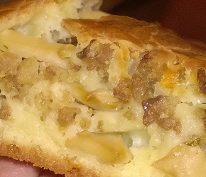 Фотография рецепта Пирог мясной с грибами на сырном тесте