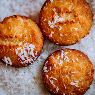 Сырники с кокосом, запеченные в духовке (не сладкие)