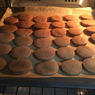 Шоколадное печенье с кокосовым кремом