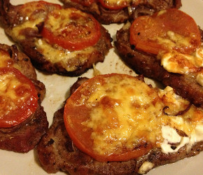 Фотография рецепта Мясо по-французски с луком и помидорами