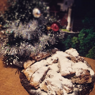 Немецкий рождественский штоллен с изюмом
