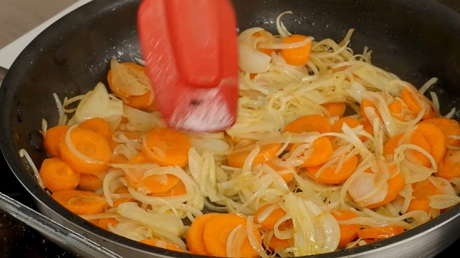 Фото шага рецепта Мясное рагу с овощами «Ланкаширский горшок» 93263 шаг 5