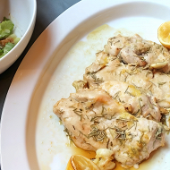 Курица, запеченная с чесноком