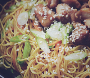 Фотография рецепта Яичная лапша с курицей и сладким перцем по-азиатски