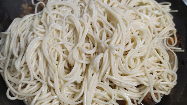 Фото шага рецепта Лапша с морепродуктами 190112 шаг 8