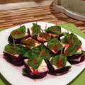 Фотография рецепта Слоеная свекла с козьим сыром автор Salatshop