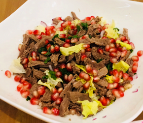 Фотография рецепта Салат из мяса с луком и зернами граната