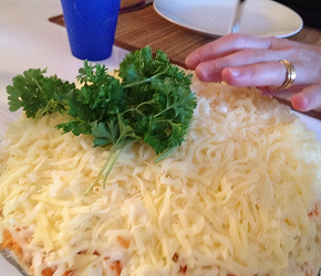 Фотография рецепта Салат с яблоками, морковью, яйцами и сыром