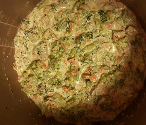 Фотография рецепта Курица с брокколи и морковью, тушеная в сливках