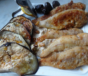 Фотография рецепта Барабулька  хрустящая на подушке из хумуса