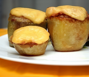 Фотография рецепта Фаршированный ветчиной и сыром картофель