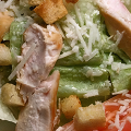 Фотография рецепта Салат «Цезарь» с курицей, овощами и сыром автор Анна Бойченко