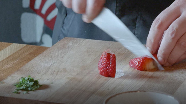 Фото шага рецепта Сладкий мусс из авокадо с манго 152787 шаг 9