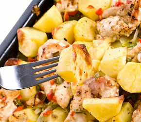 Фотография рецепта Курица с чесноком, лимоном и картофелем