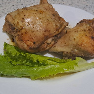 Сочные куриные бедра в духовке
