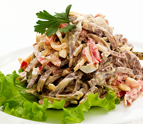 Фотография рецепта Мясной салат с болгарским перцем и грибами