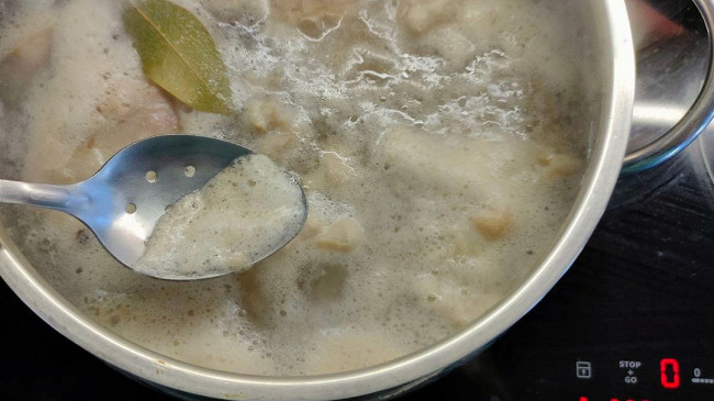 Фото шага рецепта Суп куриный с плавленым сыром, нутом и вермишелью 175588 шаг 8