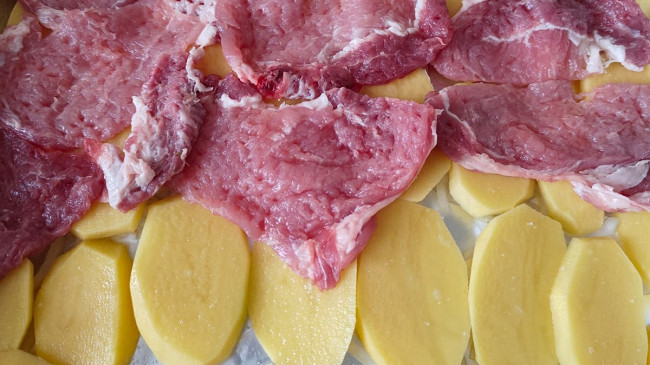 Фото шага рецепта Мясо по-французски 175692 шаг 7