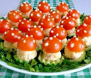 Фотография рецепта Овощная закуска с ветчиной и яйцами «Мухомор»