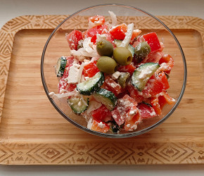Фотография рецепта Греческий салат с оливками и сыром фета
