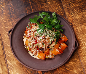 Фотография рецепта Салат мясной с тыквой и гранатом