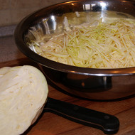 Утка, тушеная с капустой