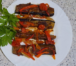 Фотография рецепта Баклажаны с овощами и соевым соусом на сковороде