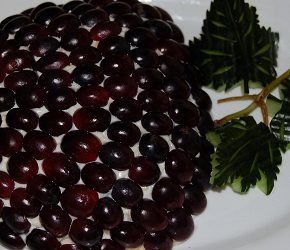 Фотография рецепта Салат с виноградом, копченой курицей и сыром
