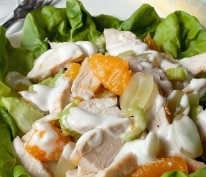 Фотография рецепта Салат из курицы с апельсином и виноградом