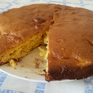 Шарлотка яблочная со сливочным маслом