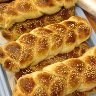 Хала с кунжутом