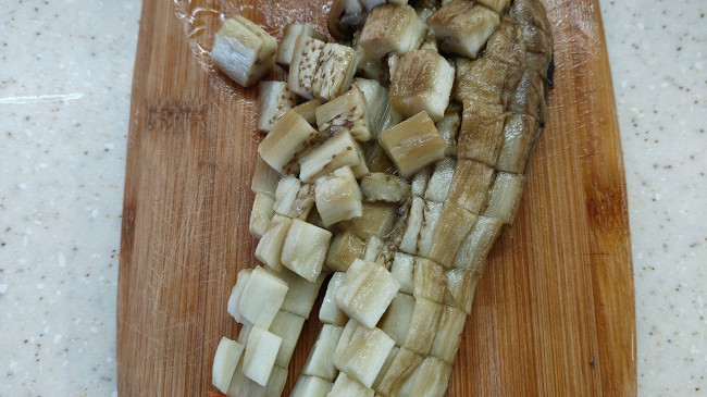Фото шага рецепта Салат с курицей, печеными баклажанами, перцем и руколой 175489 шаг 8